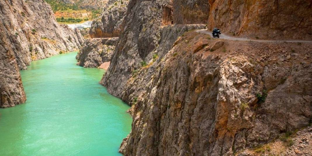 Erzincan’da saklı dev! Dünyanın ikinci en büyüğü ve Türkiye’de: Oluşumuyla adeta göz kamaştırıyor 3